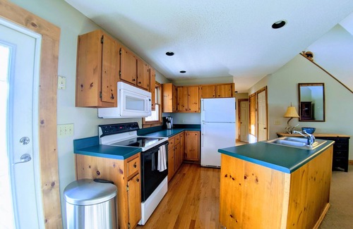 Clayton Cabin | Hot tub Mountain Views No Cleaning Fee