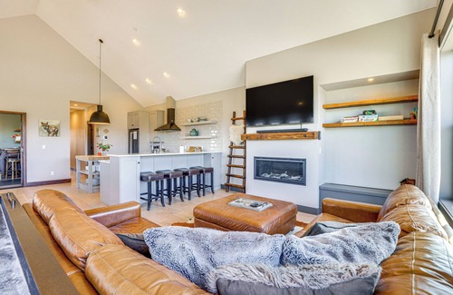 Grand Elk Ranch House | Hot Tub & Mtn Views: Townhome in Granby!
