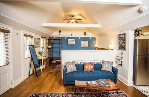 Eureka Springs Apartment | Hot Tub, Near Bar, Coffee Truck, Massage, Dining