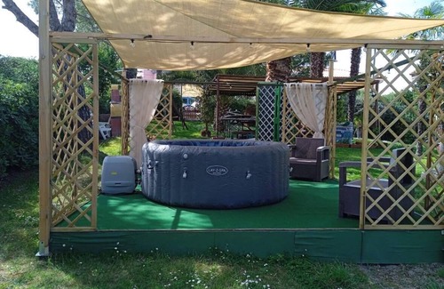 Bettolelle House | Hot Tub | Neverland