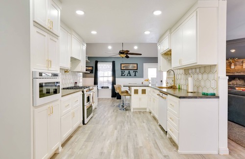 Ransom Canyon House | Hot Tub & Outdoor Kitchen: Ransom Canyon Paradise