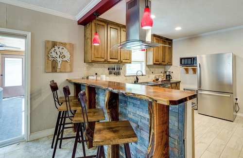 Bryan House | Hot Tub + Outdoor Kitchen: Stylish Home in Bryan