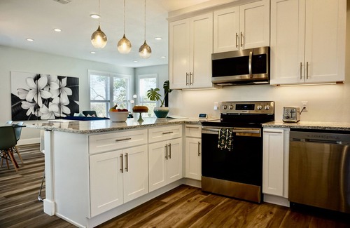 Fredericksburg House | HOT TUB! Outdoor Shower, New Construction, Views