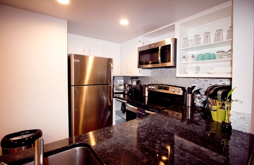 North Park City Condo | Hot Tub+ Parking+ Sleeps 6 Park City A/C + Deck