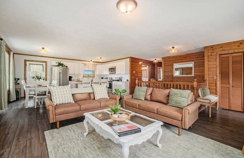 Traverse City House | Hot Tub! | Pet Friendly! | Game Room!
