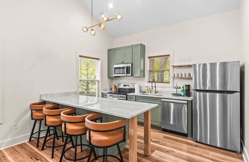 East Side House | Hot Tub | Pet-Friendly | The Beacon Retreat