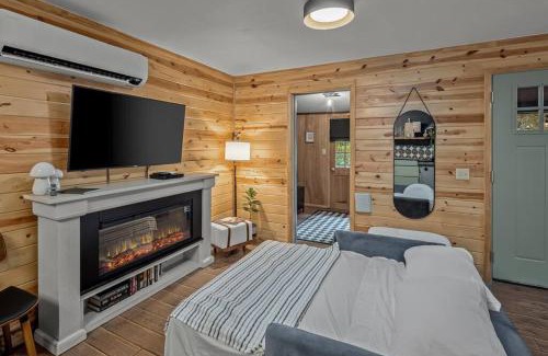 Eureka Springs House | Hot Tub, Pets OK, WiFi, Honeymoon