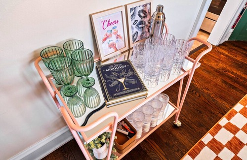 South Hills House | Hot Tub|Ping Pong|Sleeps 9|Retro Fun