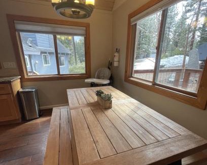 Pioneer Trail House | Hot tub - Play structure - Mini pool table game