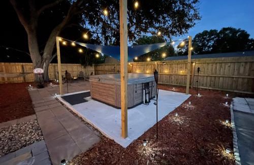 Largo House | Hot tub Playground Ping-pong Near beaches!