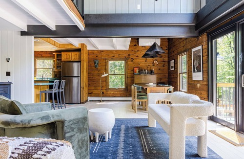 New Paltz House | Hot Tub, Pool, 2 Firepits | Near Mohonk Preserve + Wineries | Cragswood Lodge