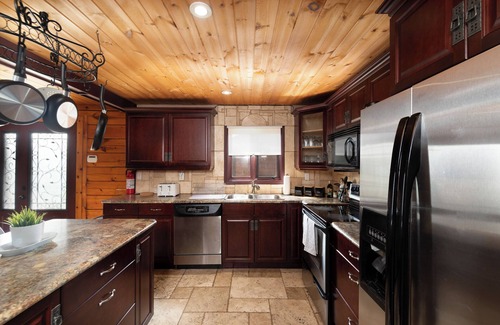 Stirling Cottage | Hot Tub & Pool Cottage Escape