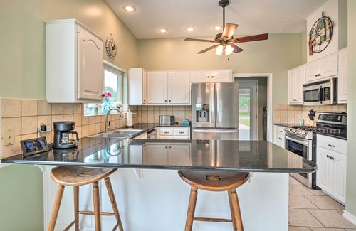 Hutto House | Hot Tub, Pool, & Fire Pit: Gorgeous Hutto Home