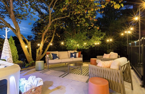 Shelbyville House | Hot Tub, Pool, Fully Loaded, 10 min to Bulleit Distillery, Between LOU and LEX.