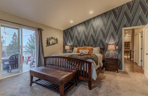 Mountain View District House | Hot Tub - Pool Table - Deck with Pilot Butte Views