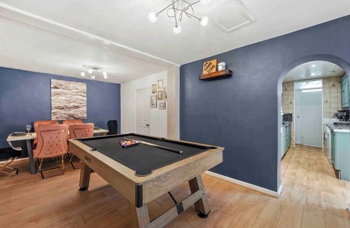 Fordwich House | Hot Tub | Pool Table | Free Parking | Sleeps 12