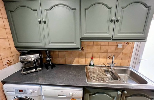 Fordwich House | Hot Tub | Pool Table | Free Parking | Sleeps 12