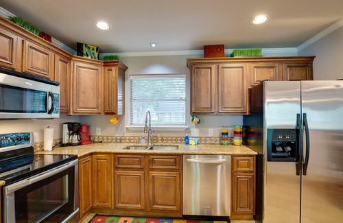 Kemp House | Hot Tub & Private Dock: Cedar Creek Lake House!