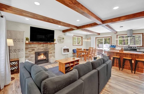Long Pond House | Hot Tub - Private Dock - A/C