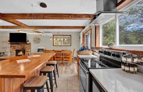 Long Pond House | Hot Tub - Private Dock - A/C
