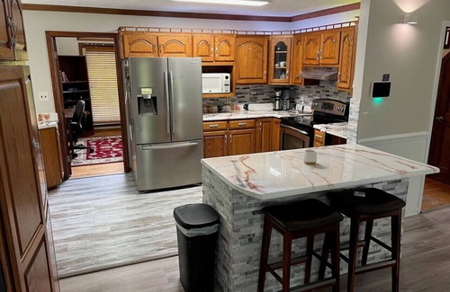 Fayetteville Apartment | Hot Tub Private Gym Games