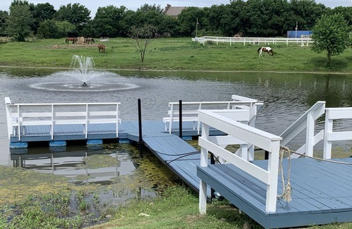 Garland House | Hot Tub & Private Lake Modern Country Oasis in Heart of City