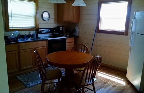 Stewart House | Hot Tub, Quiet, Relaxing , Fishing, Wi Fi, A.C., Fire Pit, Windy 9, Hot Tub