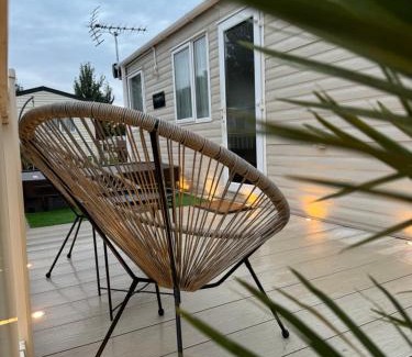 Tattershall Resort | Hot tub retreat at Tattershall Lakes