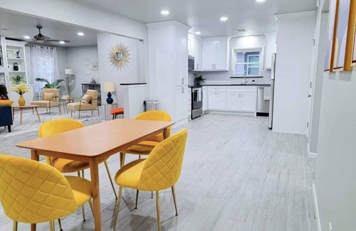 Broken Arrow House | Hot Tub- Rose District-Walk to Shopping & Dining