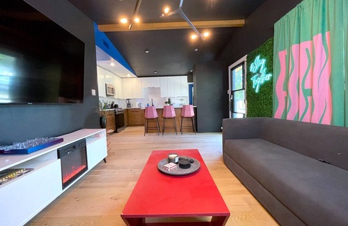 MLK House | Hot Tub Royale Rainey Street 6 Minute Drive