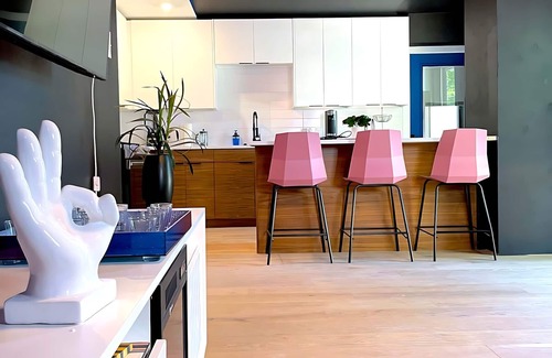 MLK House | Hot Tub Royale Rainey Street 6 Minute Drive