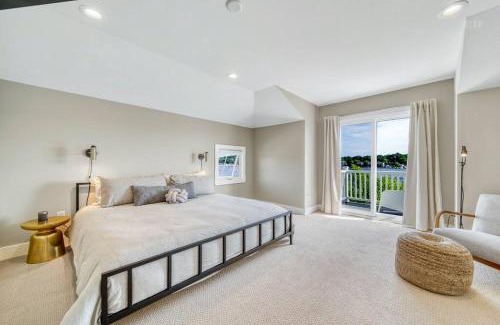Douglas House | Hot Tub - Saugatuck/Douglas - Three Bedroom - Sleeps 8