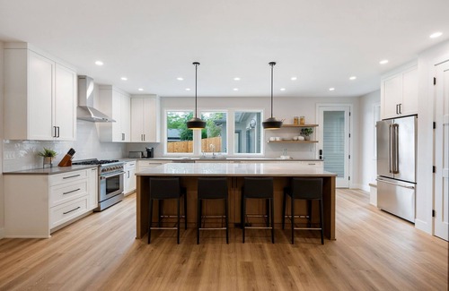 West Linn House | Hot tub, sauna, close to shops & restaurants!