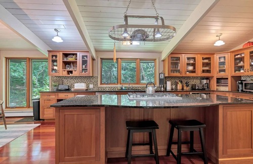 Quechee House | Hot Tub & Sauna, Fireplace - Morgan Road Escape