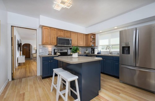 Anaconda House | Hot Tub Season! Game room, dog friendly