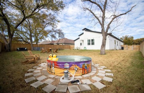 Denison House | Hot Tub Serenity: A Stellar Stay - 4 b/3b Amazing