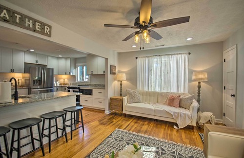 Nellysford Cottage | Hot Tub! Short walk to Three Notch'd - Charming Mid-Century Modern Cottage!