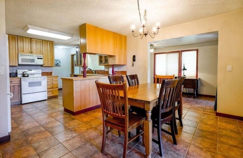 San Juan River Village Cabin | Hot Tub, Ski Wolf Creek, Fish San Juan River Village