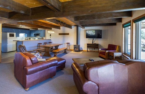 San Juan River Village Cabin | Hot Tub, Ski Wolf Creek, Fish San Juan River Village
