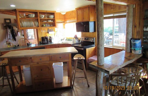 Valley Ranch House | Hot Tub, sleeps 12, Centrally located to 5 golf courses and wedding venues