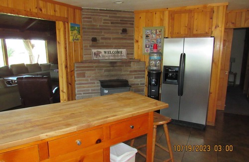 Valley Ranch House | Hot Tub, sleeps 12, Centrally located to 5 golf courses and wedding venues