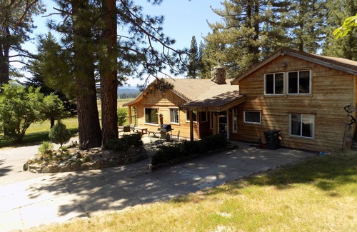 Valley Ranch House | Hot Tub, sleeps 12, Centrally located to 5 golf courses and wedding venues
