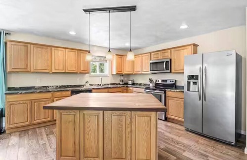 Lansing House | Hot Tub! Sleeps 24! Near Ithaca & Wineries!Dogs Ok!