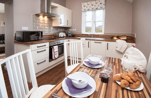 Chatton Cottage | Hot tub, spa-like garden, log burner