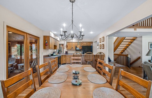 Quechee House | Hot Tub Spacious - Tichenor Road Lodge*
