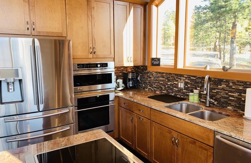 Hartsel House | ★Hot Tub★Stunning Mountain Views★Pet Friendly★Garage★
