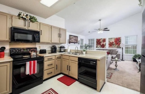 Matthews House | Hot Tub - Suburban - Comfy