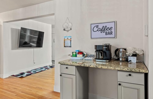 Briar Crest Woods House | Hot Tub & Theater Haven-Lake and Ski Retreat