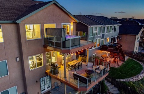 Northeast Colorado Springs House | Hot Tub Time Machine! Theater Balcony A+ Views