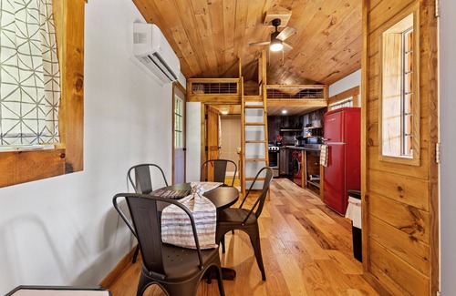 Campton Cabin | Hot Tub - Tiny Cabin - The Sit and Stay Cabin - Getaway in Red River Gorge, KY!